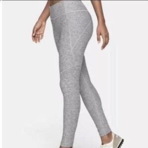Outdoor voices 10 panel warm up leggings